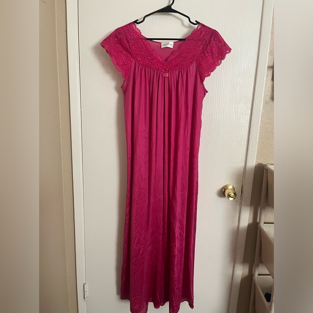 Shadowline Nylon Nightgown Small Lace Cap Sleeve Small Bow fairy slip dress
